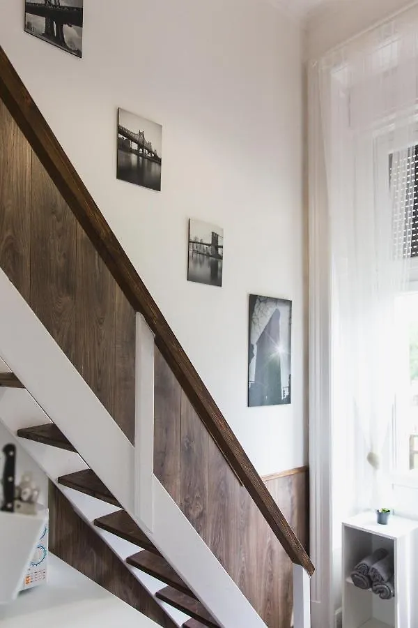 Apartamento Charming Budget Lofts In The City Centre Budapeste